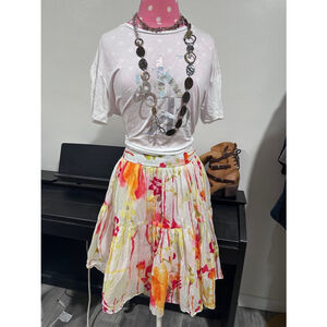 Women's Unbranded Skirt Size S White Orange Floral